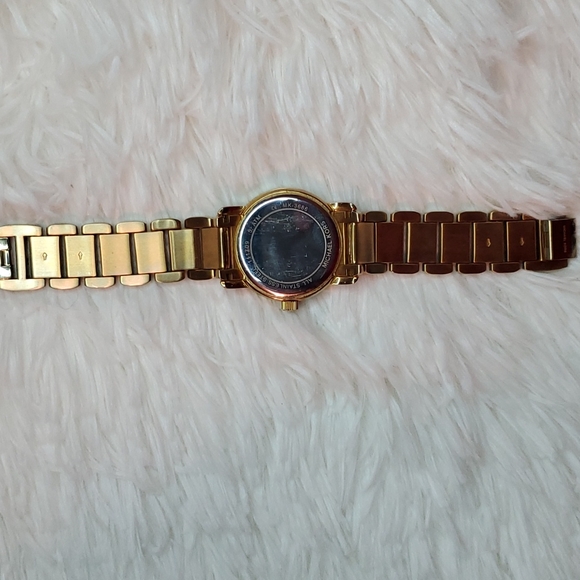 Micheal Kors diamond watch - Picture 7 of 8